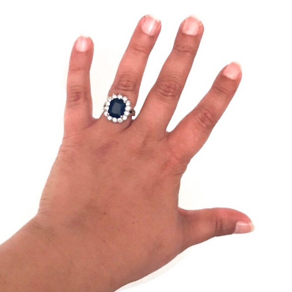 Gorgeous Sapphire Halo Costume Jewelry Ring NWOT - Picture 8 of 8
